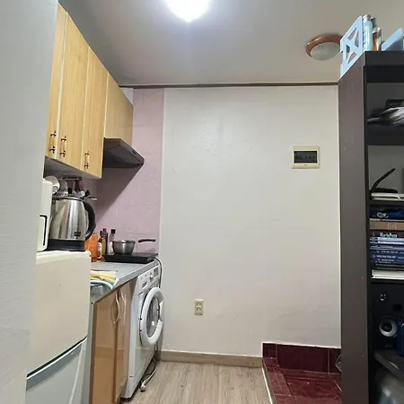 Mo Building Apartment